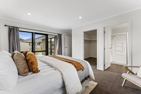 Photo of property in 13 Barry Curtis Place, Levin, 5510