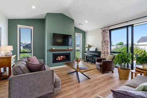 Photo of property in 39 Sunline Drive, Leamington, Cambridge, 3432