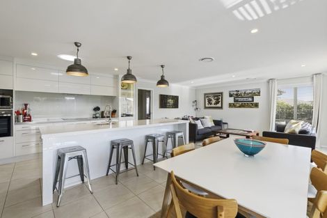 Photo of property in 18 Gladys Place, Levin, 5510