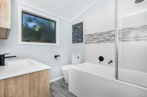 Photo of property in 10 Prestwick Place, Wattle Downs, Auckland, 2103