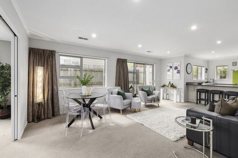 Photo of property in 32 Havana Rise, Grenada Village, Wellington, 6037