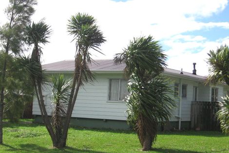 Photo of property in 11 Solea Road, Sunnyvale, Auckland, 0612