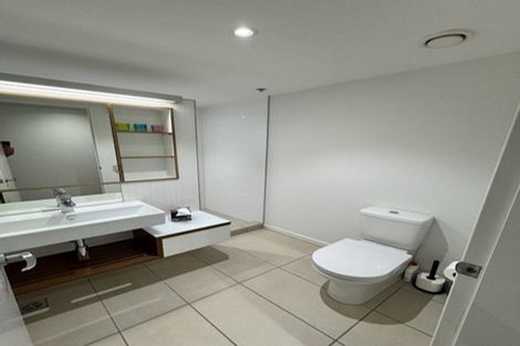 Photo of property in Piermont Apartments, 2b/82 Cable Street, Te Aro, Wellington, 6011