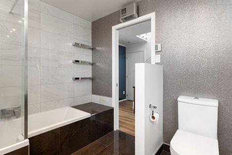 Photo of property in 2/52 Crofton Road, Harewood, Christchurch, 8051