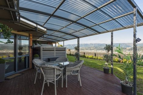 Photo of property in 46 Percy Kinsman Crescent, Riverstone Terraces, Upper Hutt, 5018