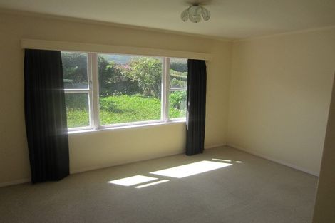 Photo of property in 65 Redwood Avenue, Tawa, Wellington, 5028