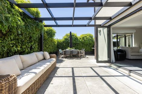 Photo of property in 2/11 Te Aute Road, Havelock North, 4130