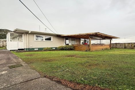 Photo of property in 4 Beaubank Road, Kelston, Auckland, 0602