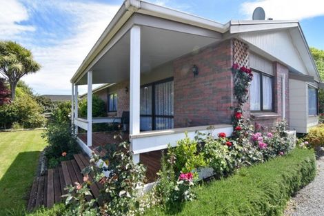 Photo of property in 12 Deller Drive, Carterton, 5713