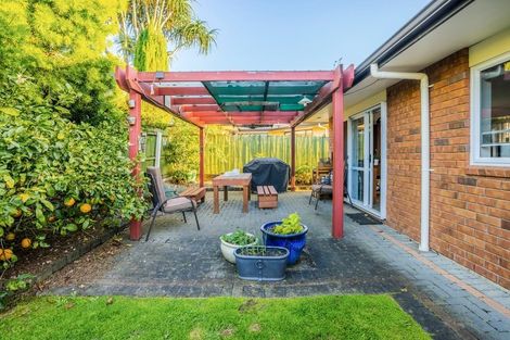 Photo of property in 20 Lothian Brae, Wattle Downs, Auckland, 2103