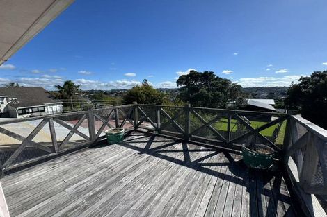 Photo of property in 572 Beach Road, Rothesay Bay, Auckland, 0630