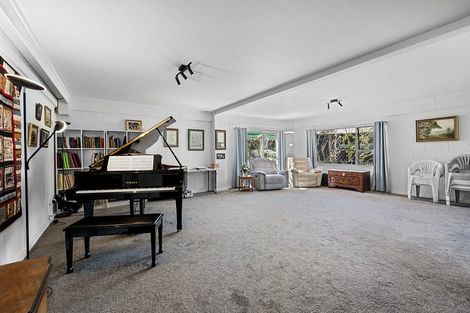 Photo of property in 6 Te Mara Place, Merrilands, New Plymouth, 4312