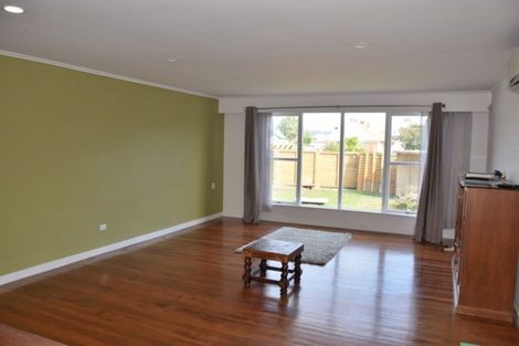 Photo of property in 24 Metcalfe Road, Ranui, Auckland, 0612