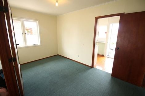 Photo of property in 32a Toru Street, Te Atatu Peninsula, Auckland, 0610