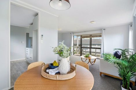 Photo of property in 15a Ngahere Views, Orewa, 0931