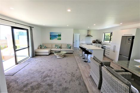 Photo of property in 9 Meenas Place, Cable Bay, 0420
