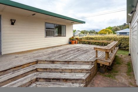 Photo of property in 318 Linton Crescent, Whangamata, 3620