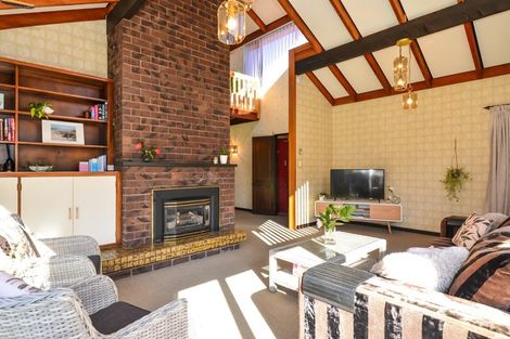 Photo of property in 72 Braid Road, St Andrews, Hamilton, 3200