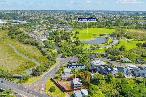 Photo of property in 5 Sylvan Avenue, Northcote, Auckland, 0627
