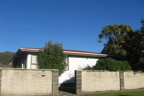 Photo of property in 81 Cambridge Terrace, Waterloo, Lower Hutt, 5011