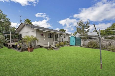 Photo of property in 18 Denver Avenue, Sunnyvale, Auckland, 0612