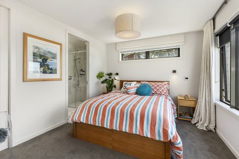 Photo of property in 160 Breaker Bay Road, Breaker Bay, Wellington, 6022