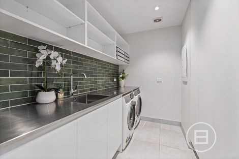 Photo of property in 18 Lookout Drive, Mount Creighton, Queenstown, 9371