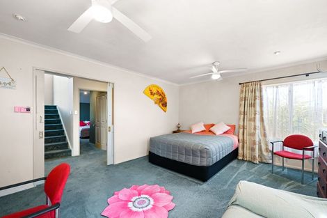 Photo of property in 12 Dover Road, St Andrews, Hamilton, 3200