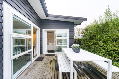 Photo of property in 2b Alton Place, Hokowhitu, Palmerston North, 4410