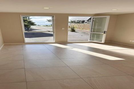 Photo of property in 60 Marine Parade, Mellons Bay, Auckland, 2014