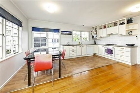 Photo of property in 8 Cargill Street, Papakura, 2110
