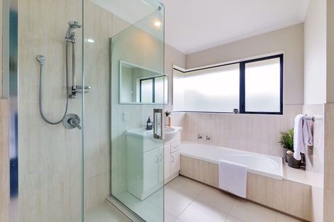 Photo of property in 16 Lizzie Lane, Clover Park, Auckland, 2019