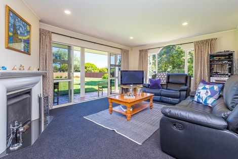 Photo of property in 25 Sunny Crescent, Huapai, Kumeu, 0810