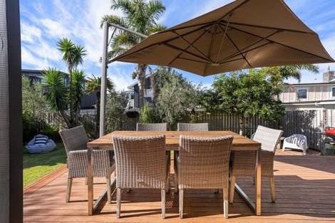 Photo of property in 202 Beverley Terrace, Whangamata, 3620