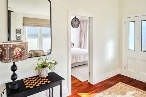 Photo of property in 45 Pukatea Street, Eastbourne, Lower Hutt, 5013