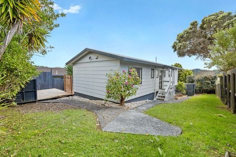 Photo of property in 15a Ngahere Views, Orewa, 0931