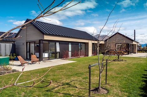 Photo of property in 9 Glenfiddich Road, Jacks Point, Queenstown, 9371