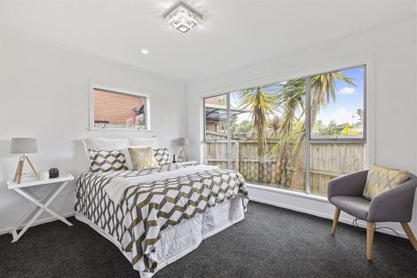 Photo of property in 65 Larnoch Road, Henderson, Auckland, 0610