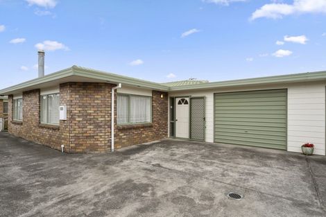 Photo of property in 2/219 Mangorei Road, Merrilands, New Plymouth, 4312