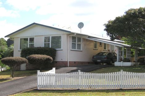 Photo of property in 49 Paragon Avenue, Beach Haven, Auckland, 0626