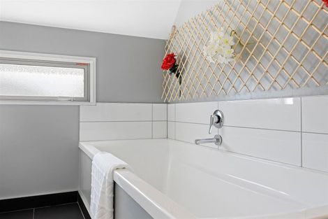 Photo of property in 70e Elizabeth Street, Riccarton, Christchurch, 8041