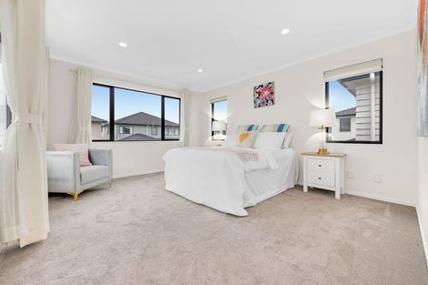 Photo of property in 27 Hakinakina Drive, Flat Bush, Auckland, 2019