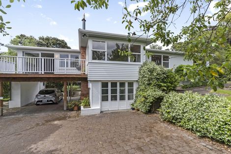 Photo of property in 4 Longfellow Parade, Glen Eden, Auckland, 0604