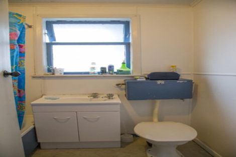 Photo of property in 136 Te Rangitautahanga Road, Turangi, 3334