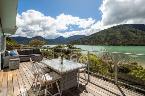 Photo of property in 685 Queen Charlotte Drive, Havelock, Picton, 7281