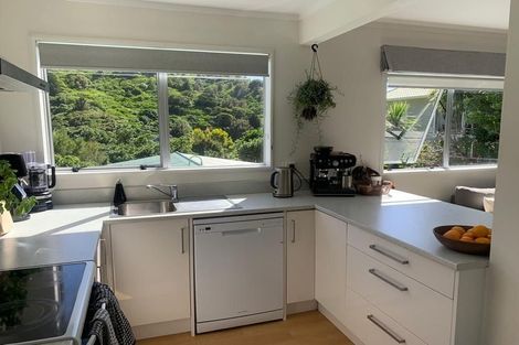 Photo of property in 1/20 Doris Gordon Crescent, Crofton Downs, Wellington, 6035