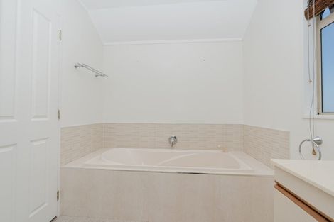 Photo of property in 10 Montrose Crescent, Huntington, Hamilton, 3210