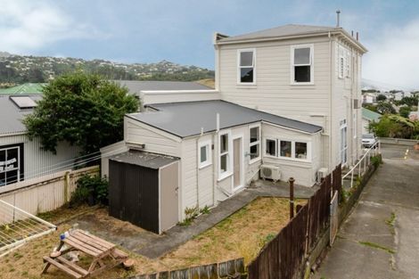 Photo of property in 16 Glendavar Street, Berhampore, Wellington, 6023
