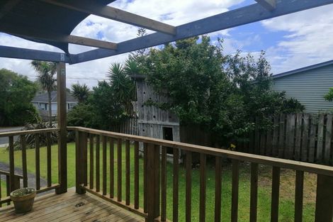 Photo of property in 10 Murray Road, Te Atatu Peninsula, Auckland, 0610