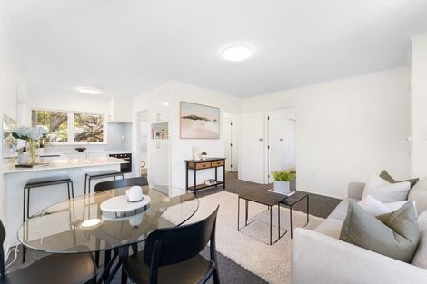 Photo of property in 2/14 Kapiti Place, Sunnynook, Auckland, 0620